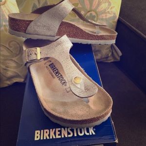 Birkenstock Womens Gizeh sandal size 35